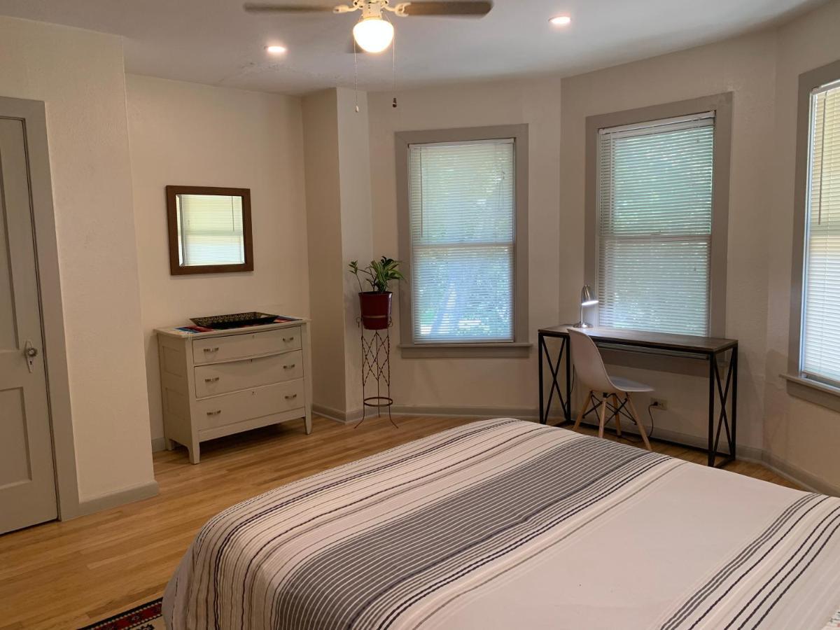 125-#4 Downtown Cozy Upstairs One Bedroom Apt San Antonio Exterior photo