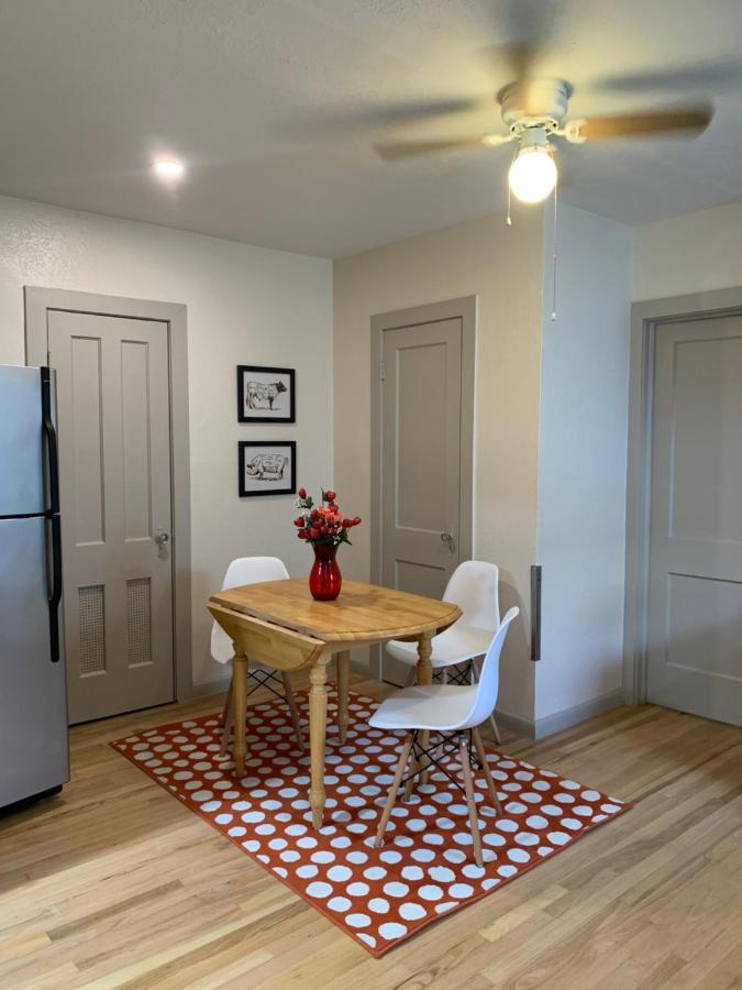 125-#4 Downtown Cozy Upstairs One Bedroom Apt San Antonio Exterior photo